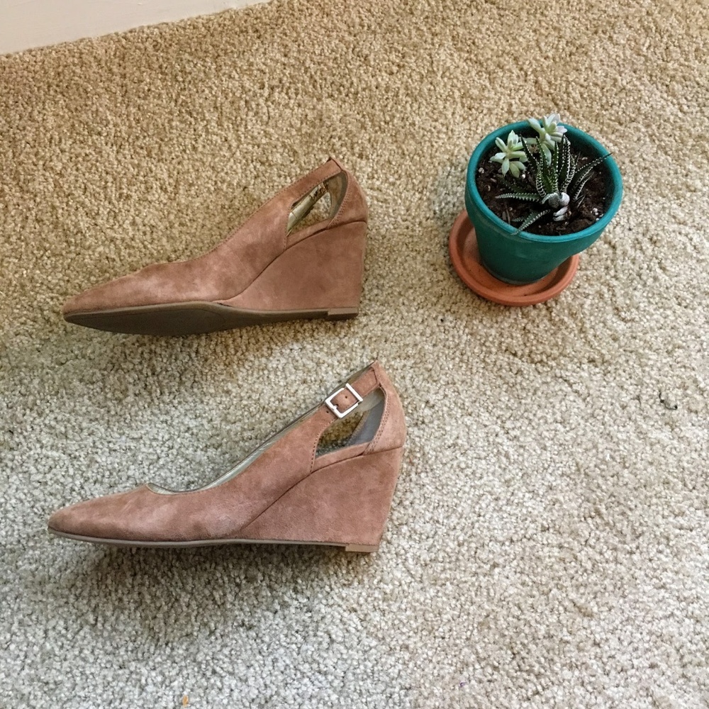 BCBGeneration Tan Nude Suede Wedges Cutout